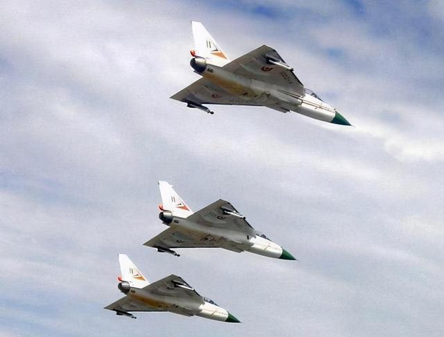 印度推销LCA光辉战机要价8500万美元堪比F35，会有人会买吗？(图5)