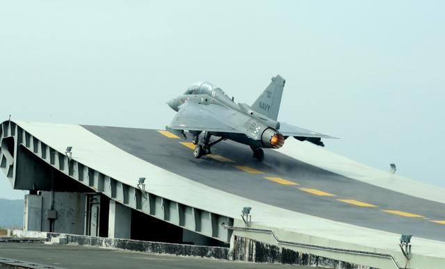 印度推销LCA光辉战机要价8500万美元堪比F35，会有人会买吗？(图8)