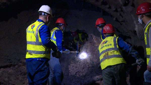 青海引大济湟工程最后一条隧洞贯通(图4)