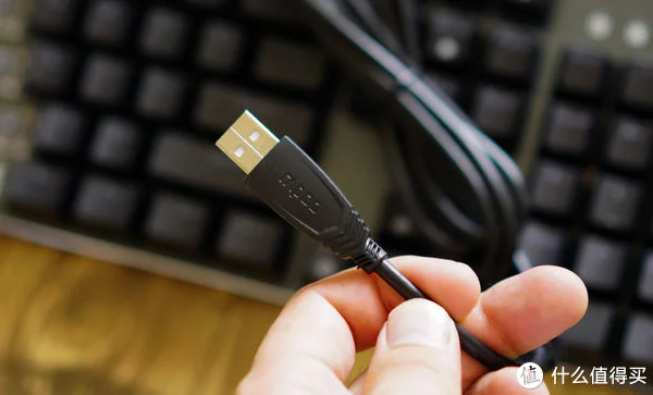 水中玩乐，雷柏V520RGB合金版防水机械键盘开箱体验(图16)