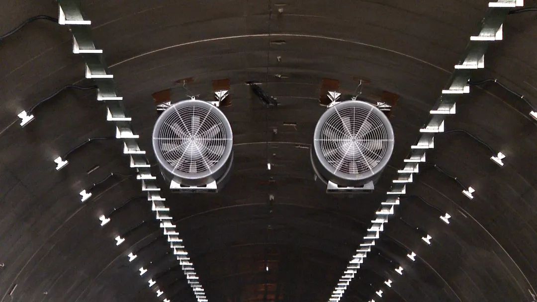 广宁水声岭隧道工程进入最后一道施工工序(图3)