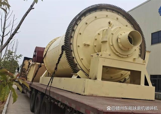 鄂式破碎机、球磨机、洗砂机今天出发啦!(图3) 鄂式破碎机、球磨机、洗砂机今天出发啦!(图3)