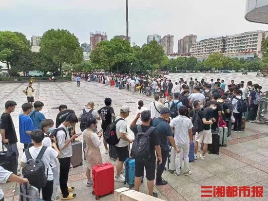 长沙机场将开通免费巴士直通车，河西三所大学学子可直达机场(图1)