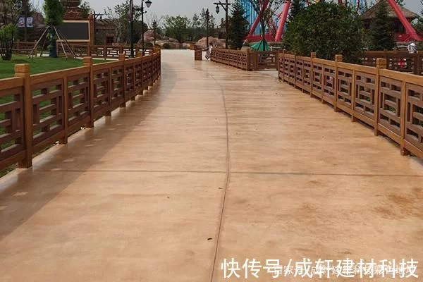 彩色混凝土洗砂地坪施工技术应用(图2)