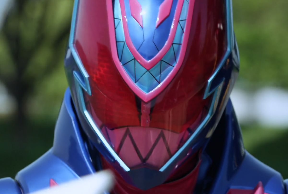 假面骑士利维斯40话一辉封神，牛岛爹挡刀阵亡，赤石英雄即将洗白(图2)