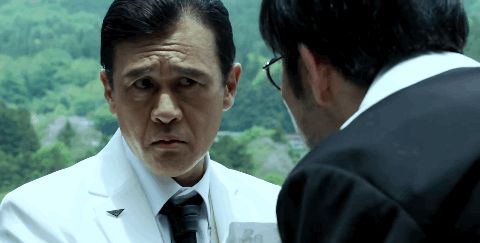 假面骑士利维斯40话一辉封神，牛岛爹挡刀阵亡，赤石英雄即将洗白(图7)