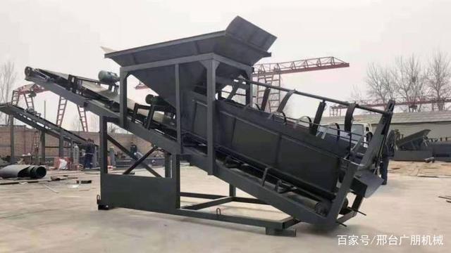 新型移动滚筒筛沙机振动筛锤式破碎机螺旋洗砂机细沙回收机(图1) 新型移动滚筒筛沙机振动筛锤式破碎机螺旋洗砂机细沙回收机(图1)