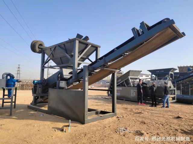 筛沙机振动筛沙机移动粉碎机叶轮式洗砂机细沙回收脱水筛(图2) 筛沙机振动筛沙机移动粉碎机叶轮式洗砂机细沙回收脱水筛(图2)