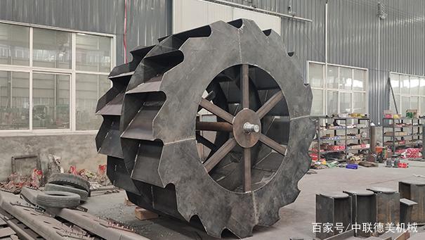 精致的砂石骨料生产线上，为什么用户都会选择轮式洗砂机？(图2)