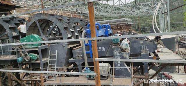 石英砂洗砂机设备(图1) 石英砂洗砂机设备(图1)