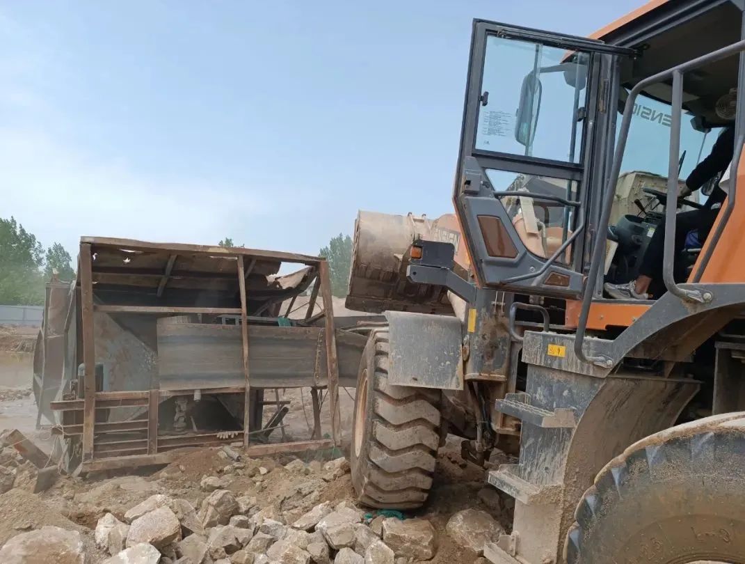 零容忍！青州市弥河镇重拳出击打击非法洗沙磨砂行为(图5)