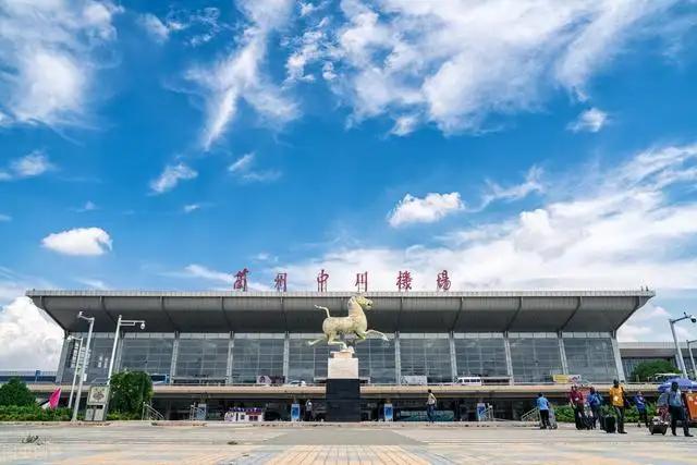 兰州中川机场附近停车场，兰州机场停车场收费多少钱一天(图1)