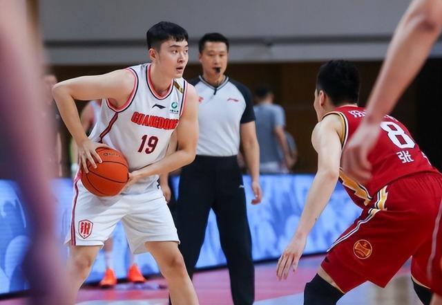 广东宏远开始大清洗！朱芳雨不讲情面，3名球员将离开令人很意外(图1)