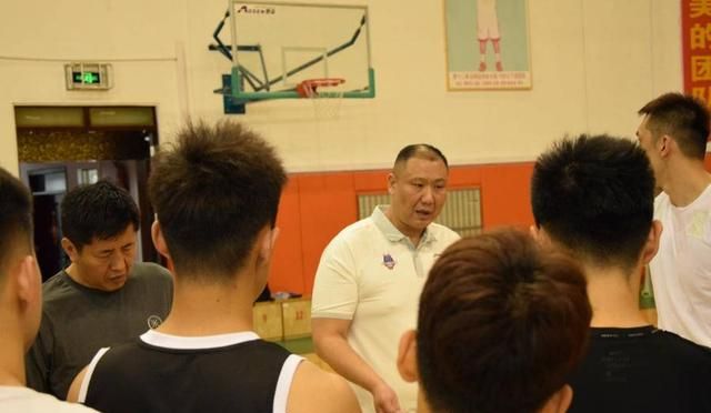 李月汝难破2分魔咒,郭昊文参加独行侠试训,王晗清洗山东男篮(图5)