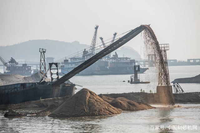 斗式洗砂机你了解吗？工作原理、优势特点全盘解析，不要错过！(图1)