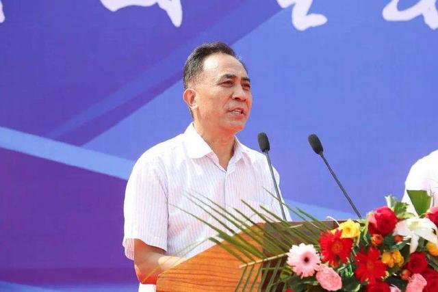 助力“一带一路”！山推矿山大型矿用装备批量出口发运(图3)