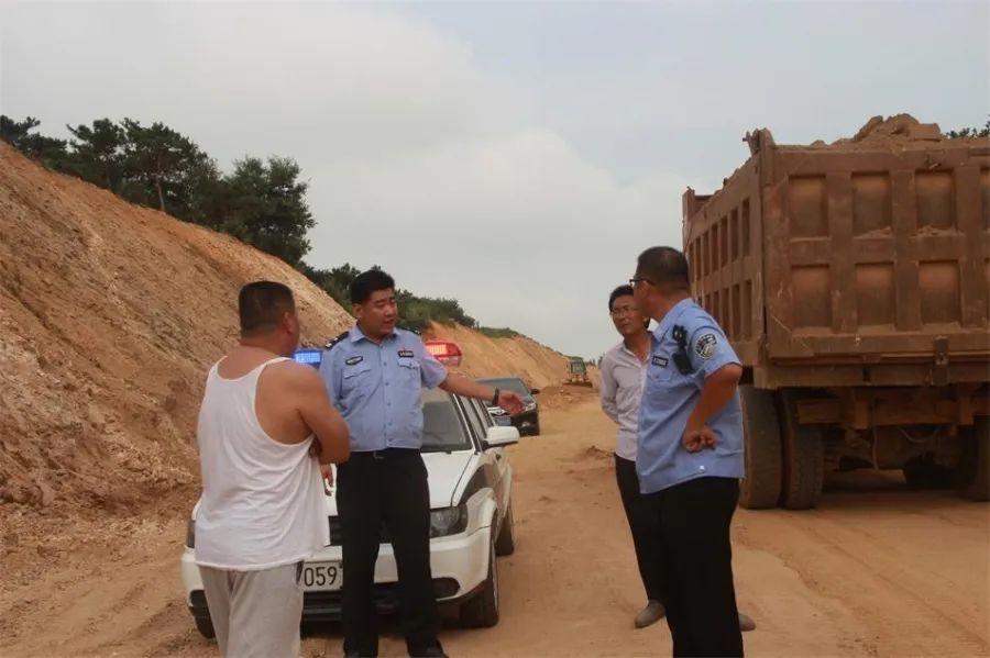 30余人被抓！五莲严厉打击非法采砂（石）采矿行为！(图4)