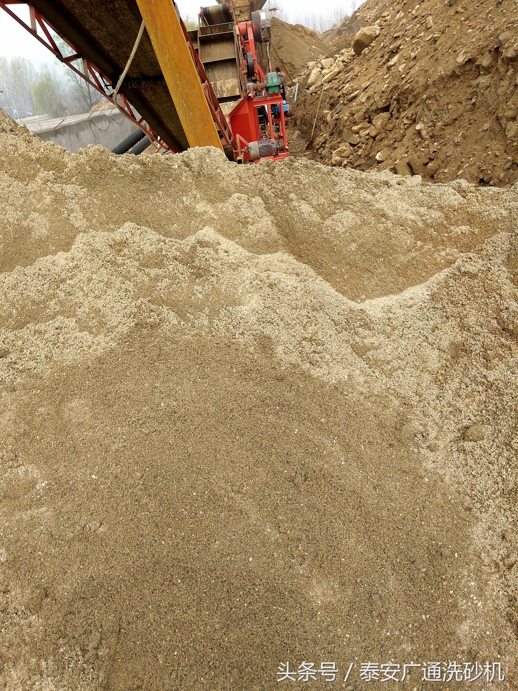 泰安风化砂洗砂机制成品性能特点(图2)