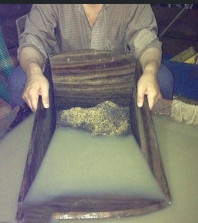 非洲淘金揭秘系列之三金的熔炼(图1)