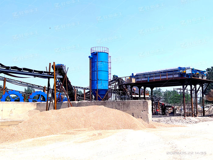 砂石升价,清洗不贵,螺旋洗砂机洗砂工艺流程(图1) 砂石升价,清洗不贵,螺旋洗砂机洗砂工艺流程(图1)