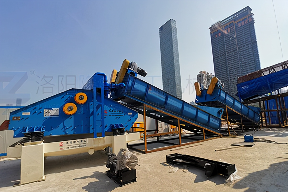 洗石粉用什么设备，轮斗洗砂机和螺旋洗砂机哪个更好用？(图2)
