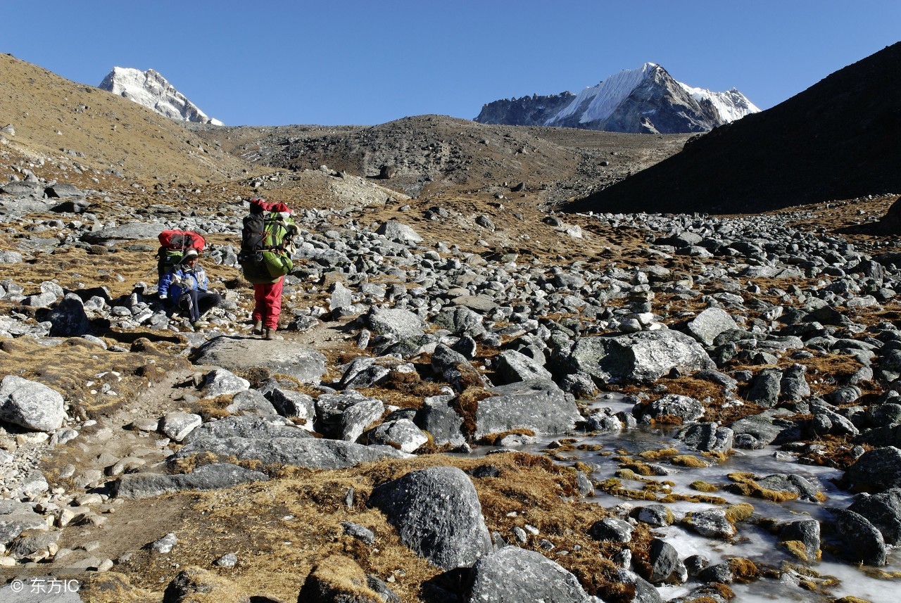 山砂矿水洗设备包括哪些?需要破碎机吗?(图1) 山砂矿水洗设备包括哪些?需要破碎机吗?(图1)