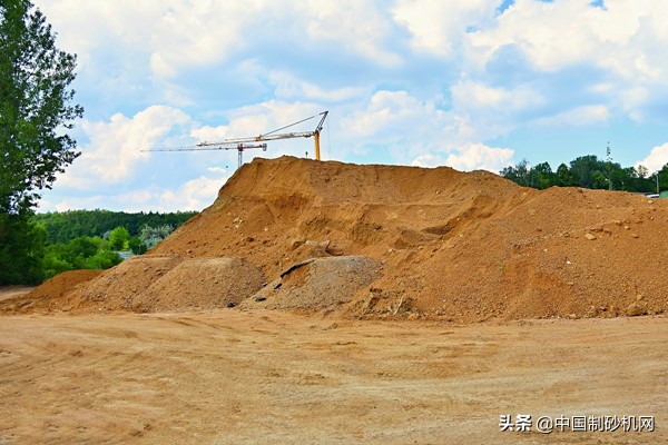 山沙清洗后利润翻倍，一套洗砂设备多少钱，一天能洗3000吨吗？(图1)