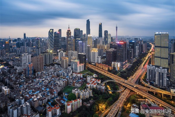 市场上常见的破碎洗沙设备有哪些?看看专家的介绍吧(图1) 市场上常见的破碎洗沙设备有哪些?看看专家的介绍吧(图1)