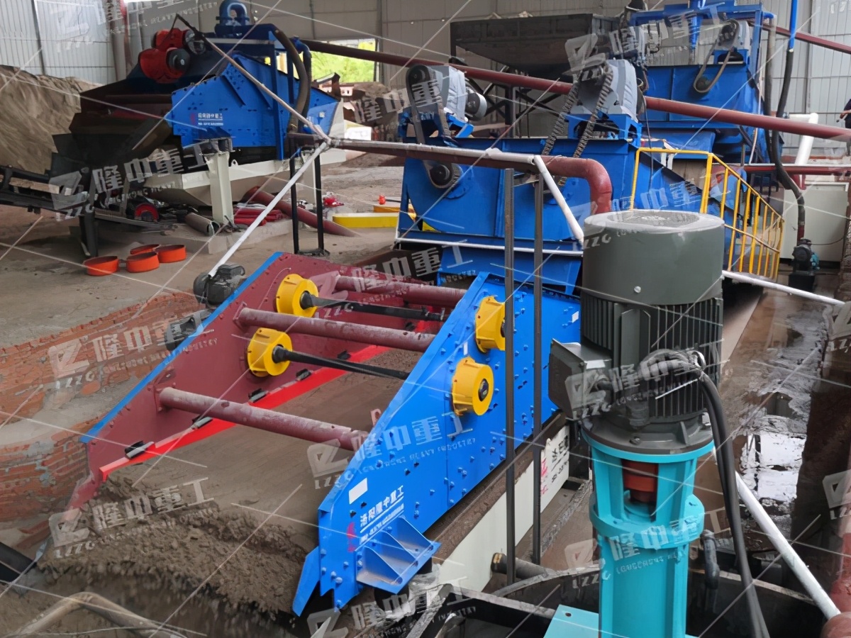 隆中螺旋洗砂一体机具有环保低耗的优势所在(图3) 隆中螺旋洗砂一体机具有环保低耗的优势所在(图3)