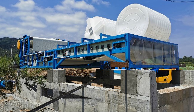 污泥处理设备带式压滤机多少钱合适？影响带式压滤机价格的因素(图2)