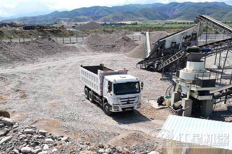 天然砂限采、禁采，万吨级机制砂产业项目发展迅速(图2)