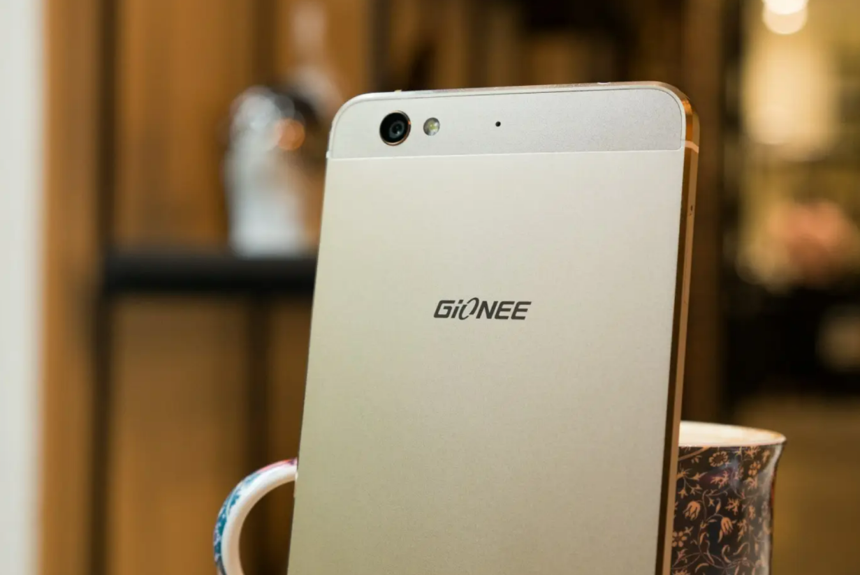 华为和苹果“结合体”!老牌厂商发布新机,采用国产自研处理器!(图2) 华为和苹果“结合体”!老牌厂商发布新机,采用国产自研处理器!(图2)