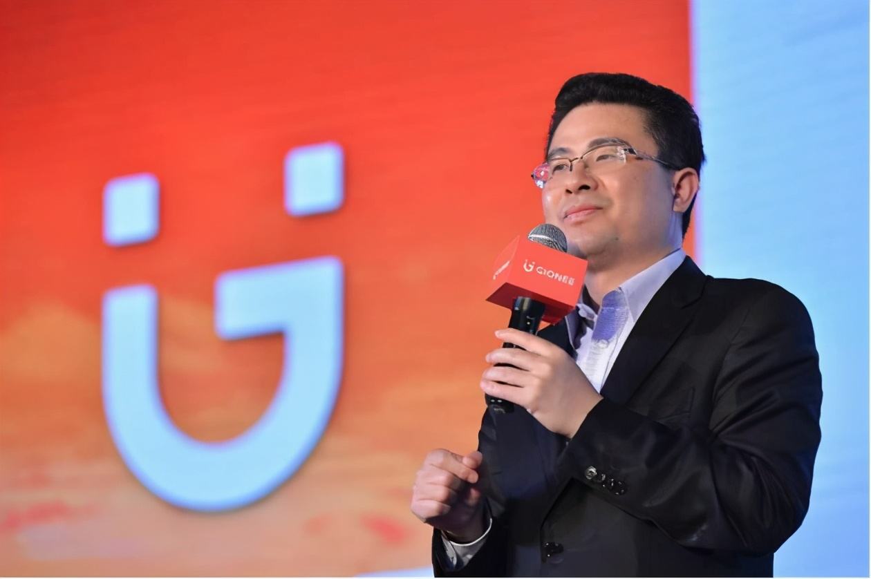 华为和苹果“结合体”!老牌厂商发布新机,采用国产自研处理器!(图6) 华为和苹果“结合体”!老牌厂商发布新机,采用国产自研处理器!(图6)