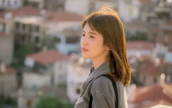 让伊能静当替身,用天价矿泉水洗澡,宋慧乔离婚真相和朴某惠有关(图1) 让伊能静当替身,用天价矿泉水洗澡,宋慧乔离婚真相和朴某惠有关(图1)