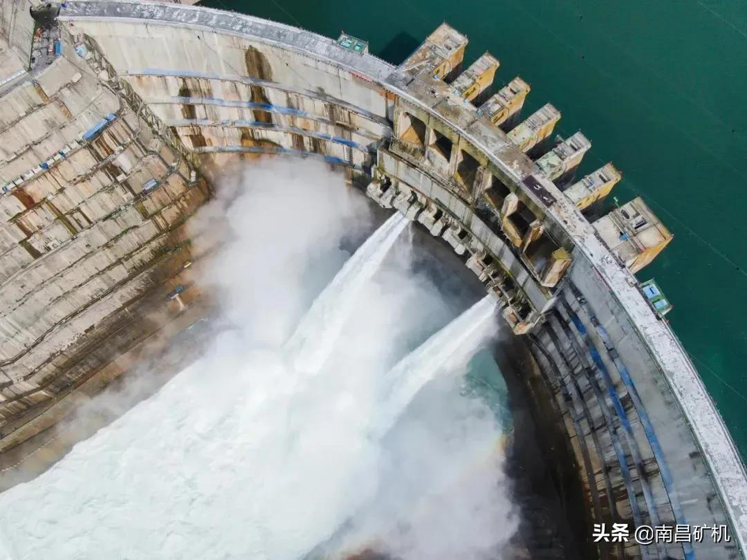 南昌矿机祝贺“白鹤亮翅”(图1)