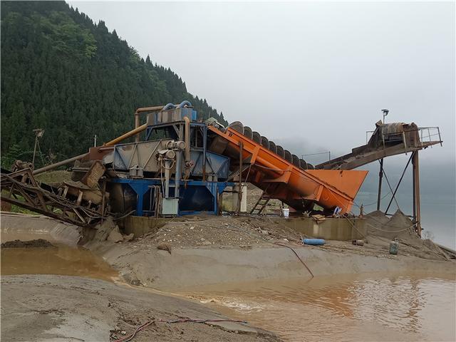 传统洗砂机设备安装现场图片(图2)