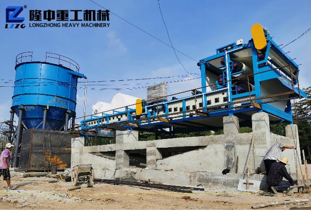 矿山洗砂污泥怎么无污染脱水？带式过滤机如何作业？(图1)