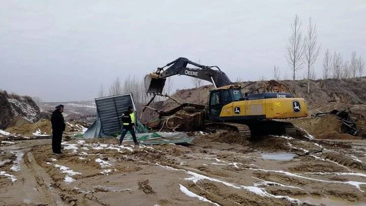 新泰政法委亮剑！牵头召集多部门联合严厉打击取缔8处洗砂场(图5)