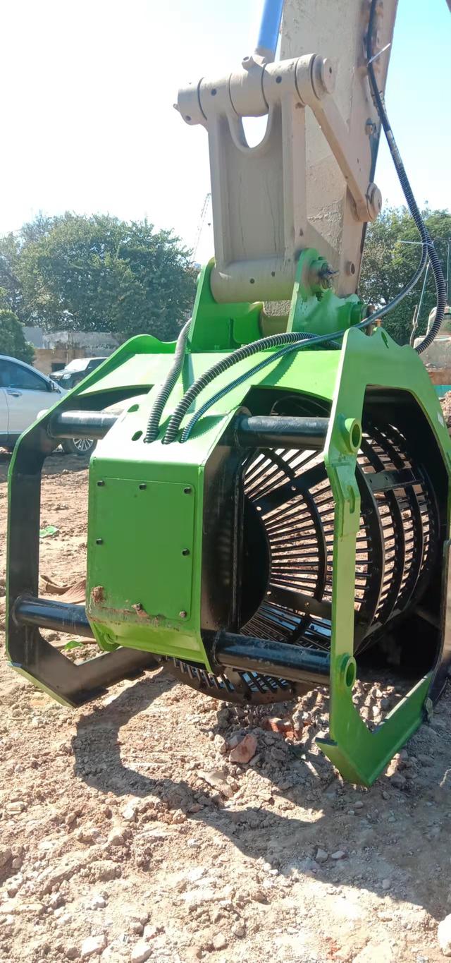 挖机沙石滚筒筛勾机旋转筛分斗水洗鹅卵石筛分机(图1)