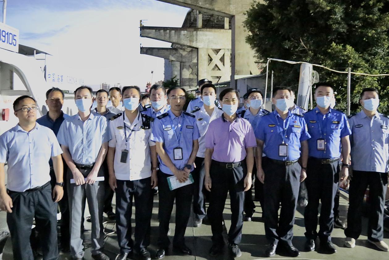 穗莞跨市联合执法，重拳打击非法洗砂洗泥采砂(图1)