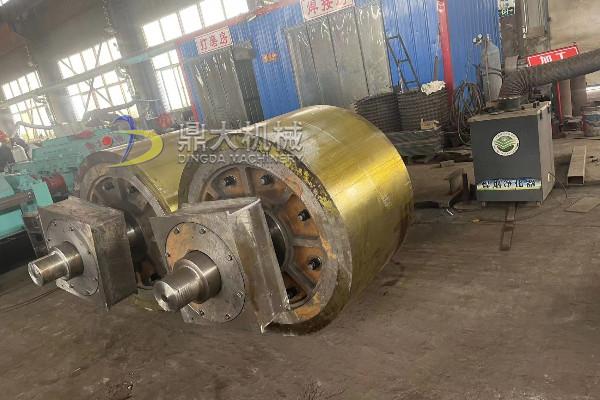 对辊破碎机是一种用于细碎风化石的机械设备(图1)