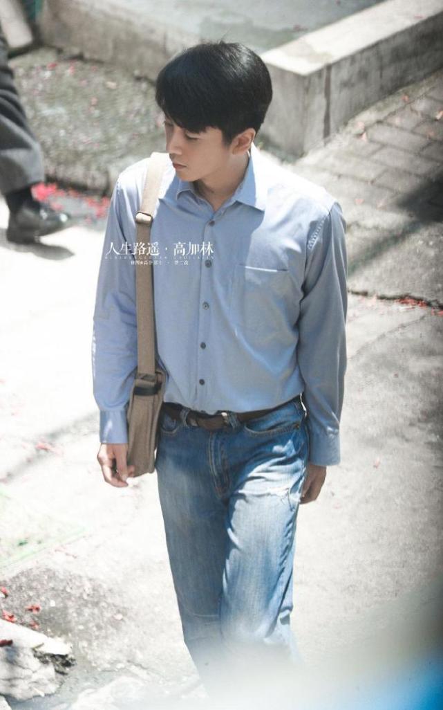 陈晓刘亦菲终于合体刘亦菲穿风衣尽显霸总范，陈晓不洗脸照样帅气(图8)