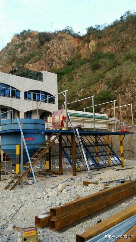 洗砂场洗沙泥浆脱水压滤机(图1)