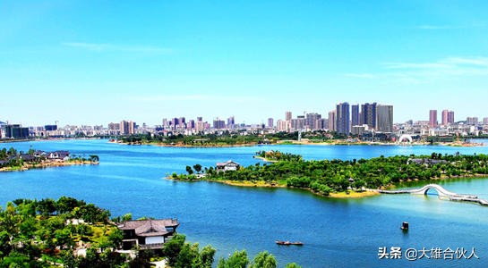 湖北黄冈市洗砂场污水处理带式泥浆压滤机现场(图1)