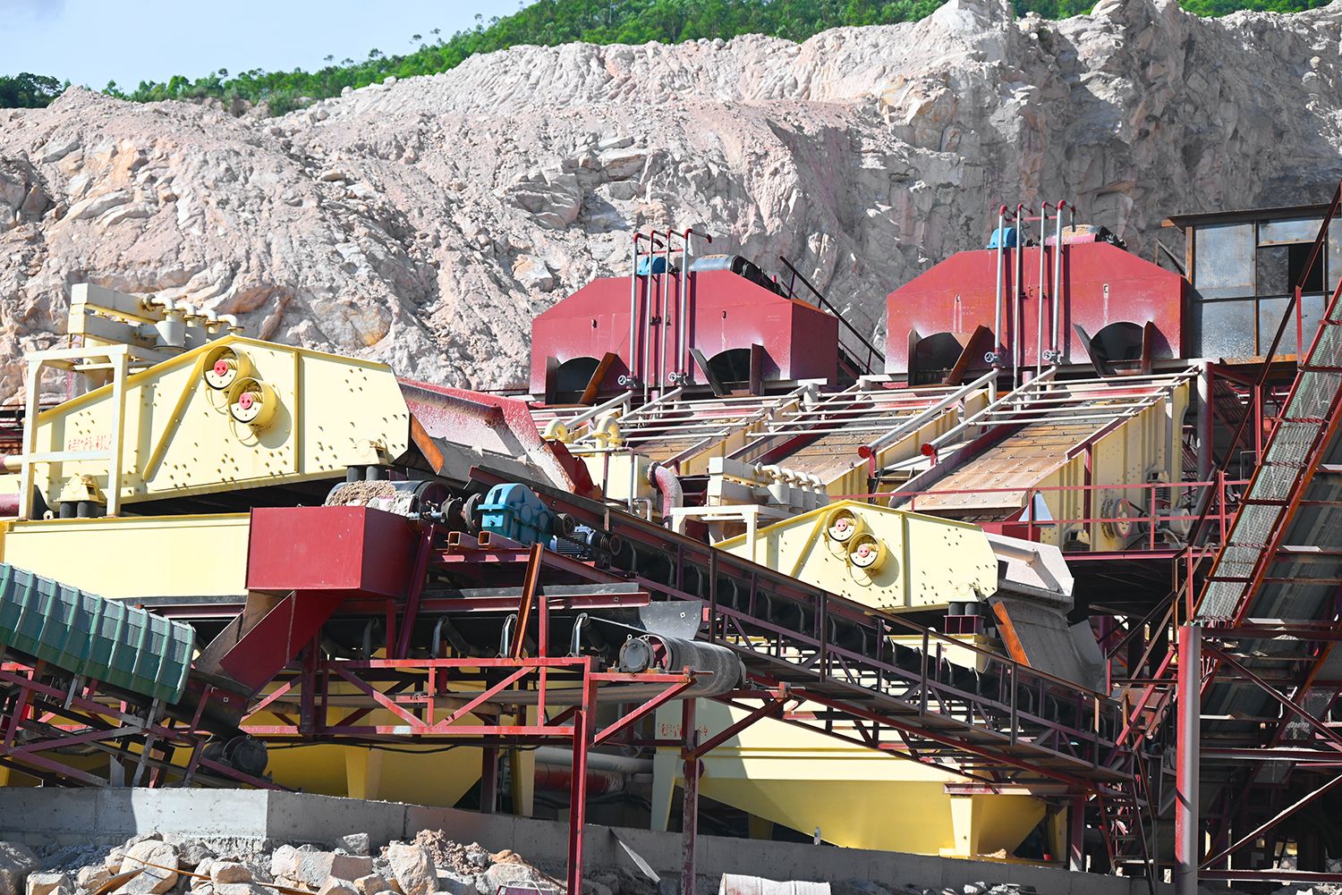 喜讯！又一条时产1000吨精品机制砂生产线顺利投产(图3)