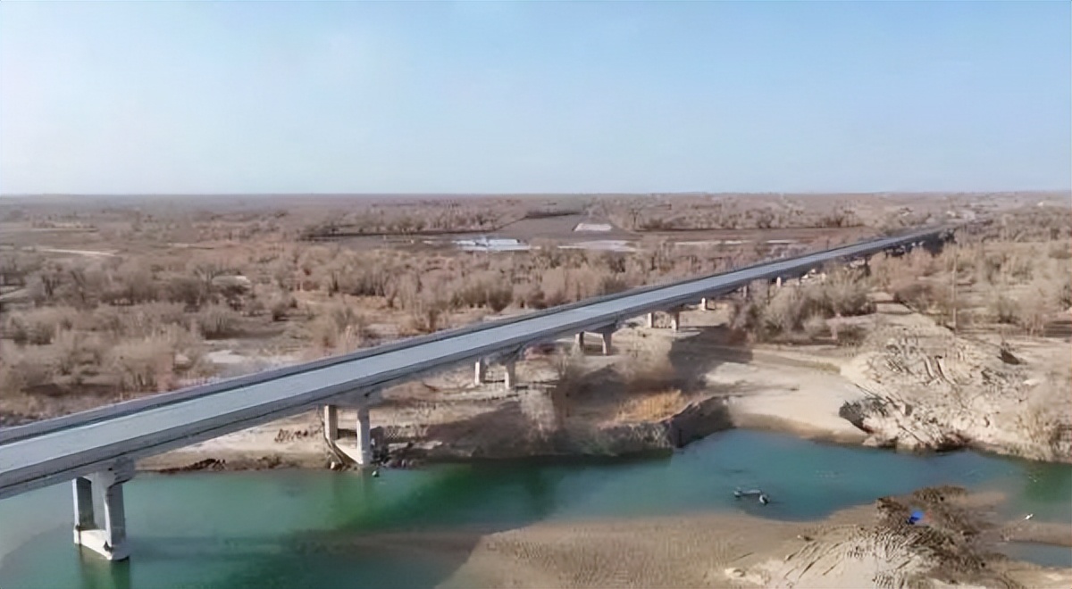 穿越“死亡之海”的新疆沙漠公路即将建成！砂石骨料功不可没(图4)