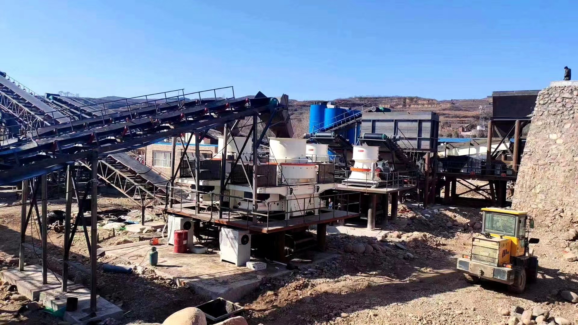 穿越“死亡之海”的新疆沙漠公路即将建成！砂石骨料功不可没(图8)