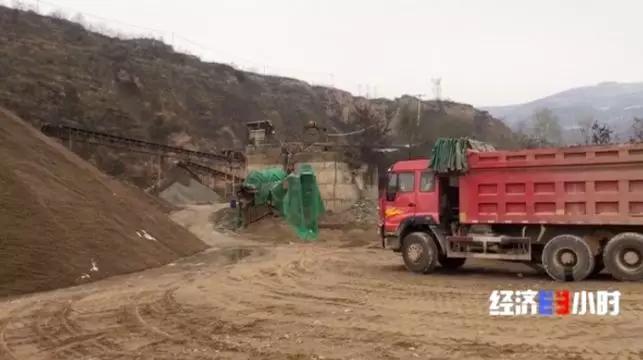 一夜之间，黄河支流变色！化工污水蔓延40公里，说好的河长呢…(图15)