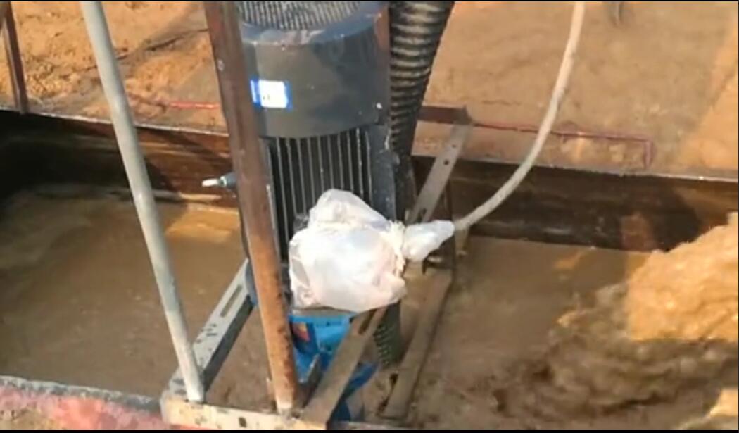 赣东矿机简单的山上小洗砂机视频水洗山沙机械设备的工作视频(图12)