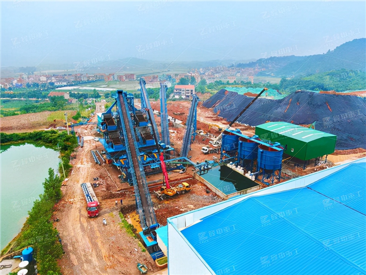 洗沙回收成本高吗？制砂尾矿高频直线振动脱水筛多少钱一套(图2)